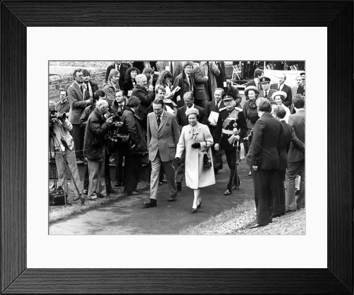 Framed Print : Queen Elizabeth II and Prince Philip officially open the Kielder Reservoir, Kielder Water