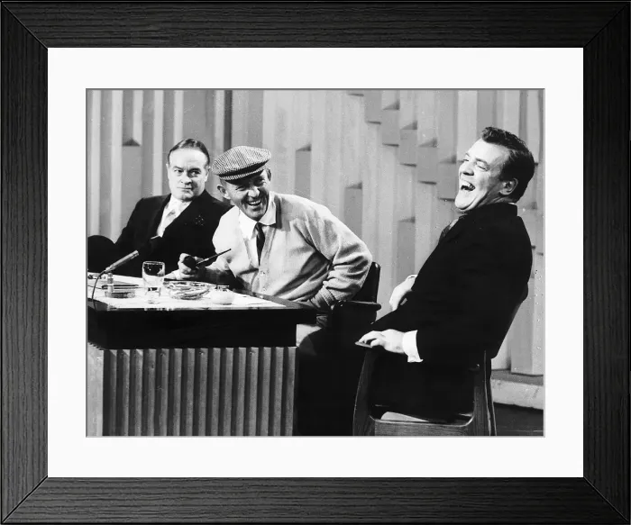 Framed Print : Eamonn Andrews tv presenter with Bing Crosby centre and Bob Hope left DBase msi