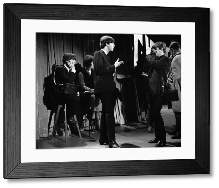 Framed Print : Ringo Starr taking pictures of Paul McCartney smoking in New York during the first Framed Print : Ringo Starr taking pictures of Paul McCartney smoking in New York during the first