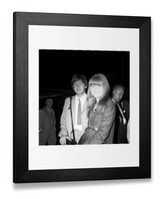 Framed Print : Paul McCartney and girlfriend Jane Asher return to London Airport after a holiday in