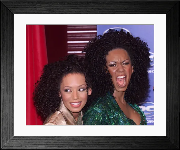 Framed Print : Melanie Brown December 1999 of the Spice Girls with her waxwork in Madam Tussards Framed Print : Melanie Brown December 1999 of the Spice Girls with her waxwork in Madam Tussards