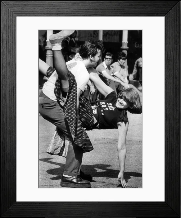 Framed Print : Dave Heslop, from Gosforth, and Gill Jenkins, from Fulwell, Sunderland Framed Print : Dave Heslop, from Gosforth, and Gill Jenkins, from Fulwell, Sunderland
