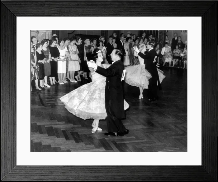 Framed Print : Onlookers line up at the edge of the dance floor at the Old Assembly Rooms