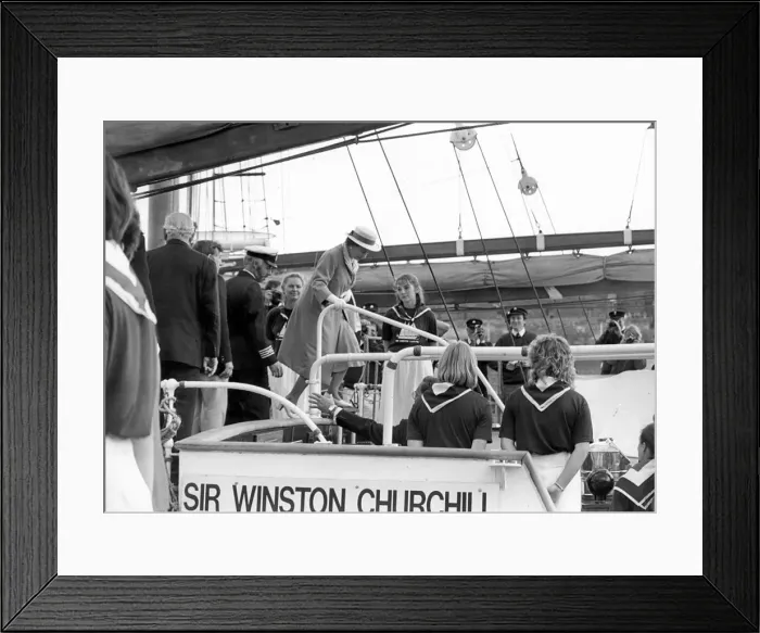 Framed Print : Queen Elizabeth II visits the North- East meeting crew members aboard the Sailing ship