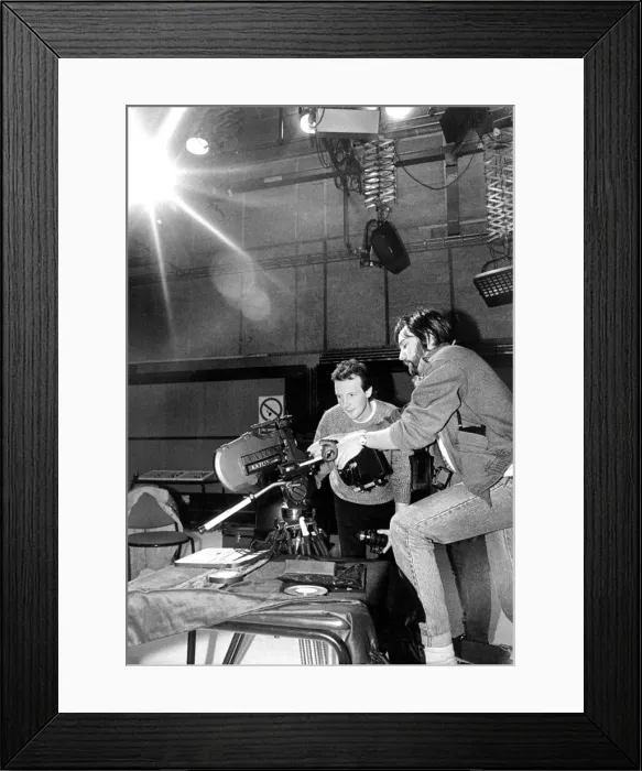 Framed Print : Paul Flint with tutor Ken Dodds at North East Media in 1990 Framed Print : Paul Flint with tutor Ken Dodds at North East Media in 1990