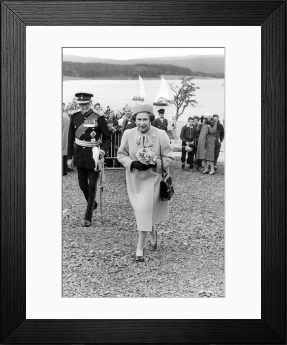 Framed Print : Queen Elizabeth II and Prince Philip officially open the Kielder Reservoir, Kielder Water