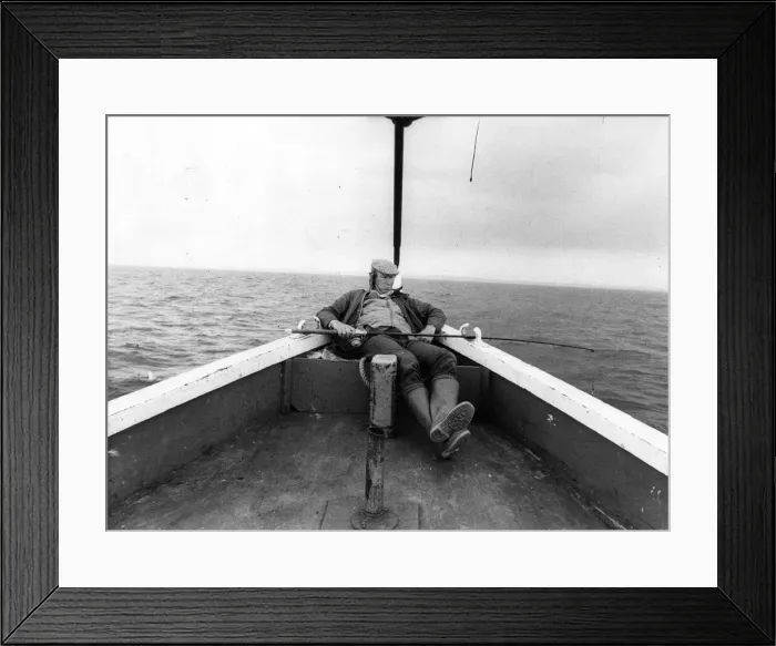 Framed Print : Jack Charlton grabs a quick snooze whislt enjoying an afternoon fishing Framed Print : Jack Charlton grabs a quick snooze whislt enjoying an afternoon fishing