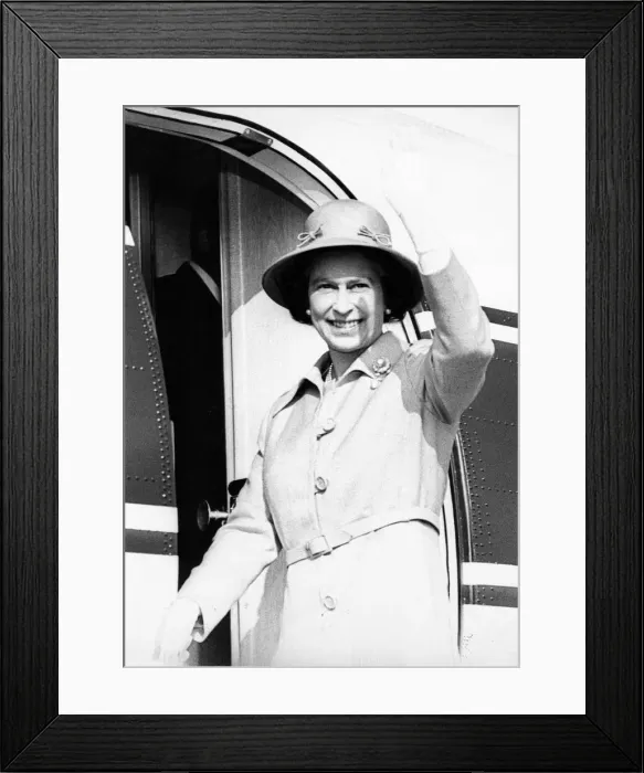 Framed Print : Lib - Queen Elizabeth II and Prince Philip on the North East Leg of The Jubilee Tour 1977 Framed Print : Lib - Queen Elizabeth II and Prince Philip on the North East Leg of The Jubilee Tour 1977