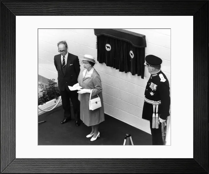 Framed Print : Queen Elizabeth II visits the new TA Centre at Cramlington Framed Print : Queen Elizabeth II visits the new TA Centre at Cramlington