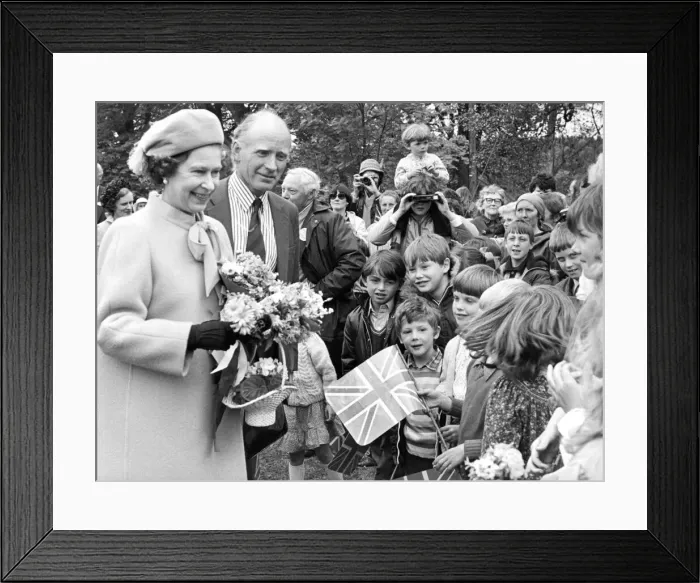 Framed Print : Queen Elizabeth II and Prince Philip officially open the Kielder Reservoir, Kielder Water