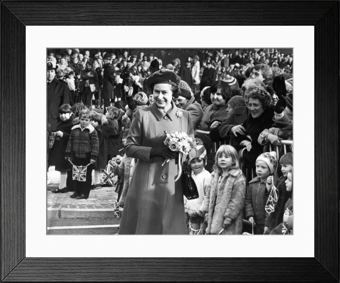 Framed Print : Queen Elizabeth II and Prince Philip go walkabout on a vist to Heworth in Gateshead Framed Print : Queen Elizabeth II and Prince Philip go walkabout on a vist to Heworth in Gateshead