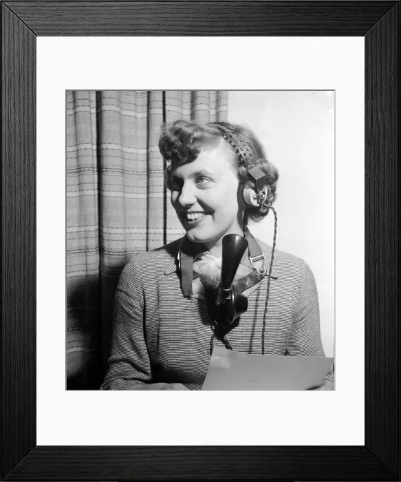 Framed Print : General Post Office golden voice operator winner for 1954. 2nd March 1954 Framed Print : General Post Office golden voice operator winner for 1954. 2nd March 1954