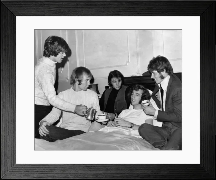 Framed Print : Pop star Robin Gibb, lead singer with the famous Bee Gees pop group was taken ill during Framed Print : Pop star Robin Gibb, lead singer with the famous Bee Gees pop group was taken ill during