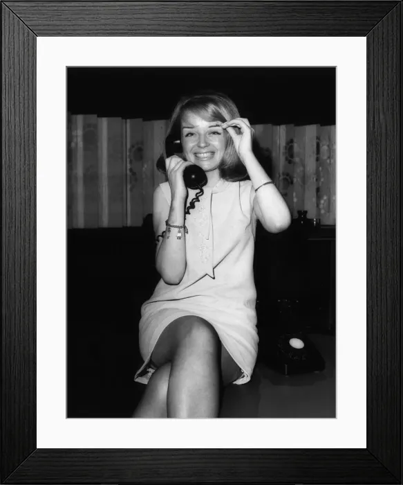 Framed Print : Telephone girl Anne Hunt, 22, from Belfast, General Post Office Personality Girl of