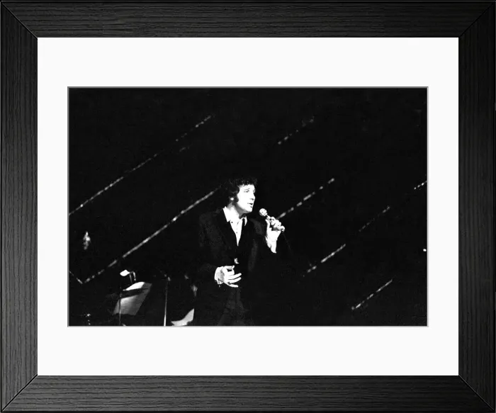 Framed Print : Tom Jones performing at the Odeon Cinema, Newcastle on 25th March 1971 Framed Print : Tom Jones performing at the Odeon Cinema, Newcastle on 25th March 1971