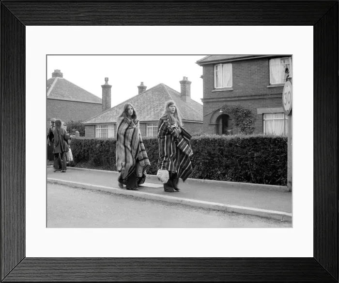 Framed Print : Two hippy girls arriving at The Isle of Wight Festival. 28th August 1969