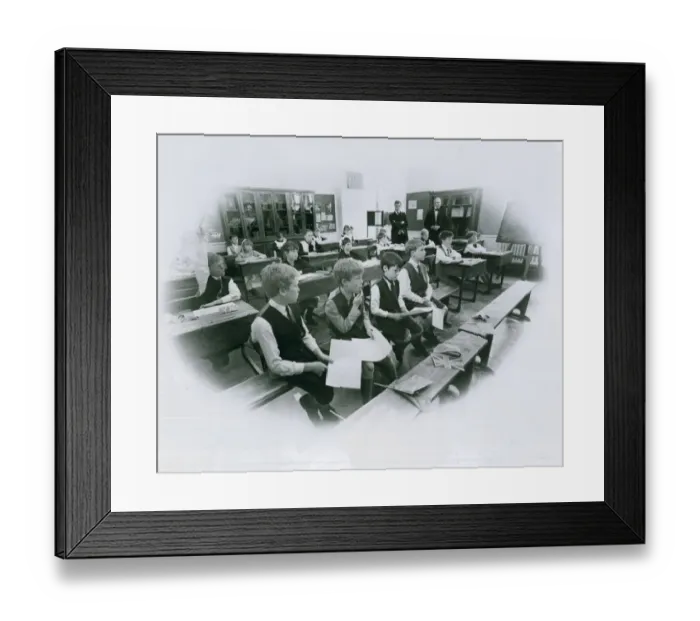 Framed Print : Pupils from Marden Bridge Middle School went back to school life Edwardian style 25 May