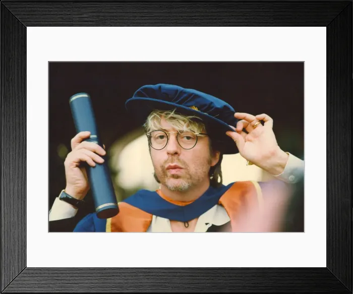 Framed Print : Eurythmics star Dave Stewart having been made an Honary Fellow of Sunderland University Framed Print : Eurythmics star Dave Stewart having been made an Honary Fellow of Sunderland University