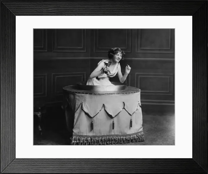 Framed Print : Mabel Roy in a scene from the 1913 London Stage production of The Perfect Gentleman