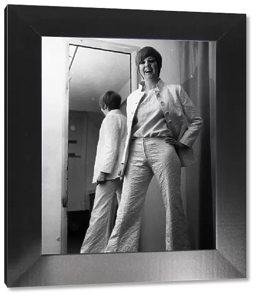 Cilla Black pop singer entertainer in dressing room November 1966