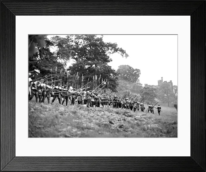 Framed Print : The Sealed Knot Society organised an encounter between Cavaliers Framed Print : The Sealed Knot Society organised an encounter between Cavaliers
