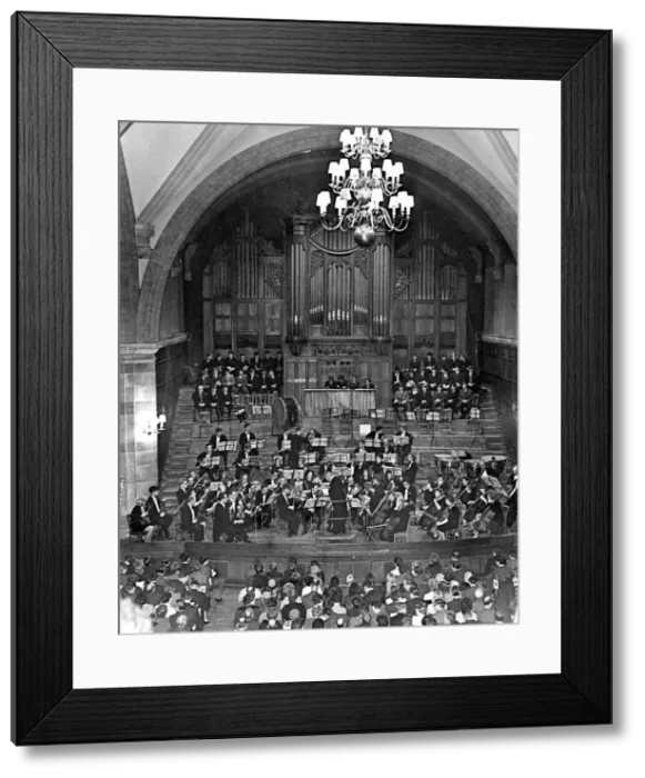 Framed Print : The Birmingham Symphony Orchestra play to a capacity audience in the Temple Speech Rooms Framed Print : The Birmingham Symphony Orchestra play to a capacity audience in the Temple Speech Rooms