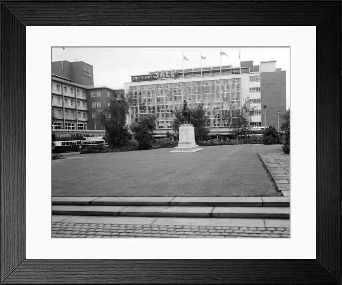 Framed Print : A view of Broadgate, Coventry city centre. The Owen Owen department store is in