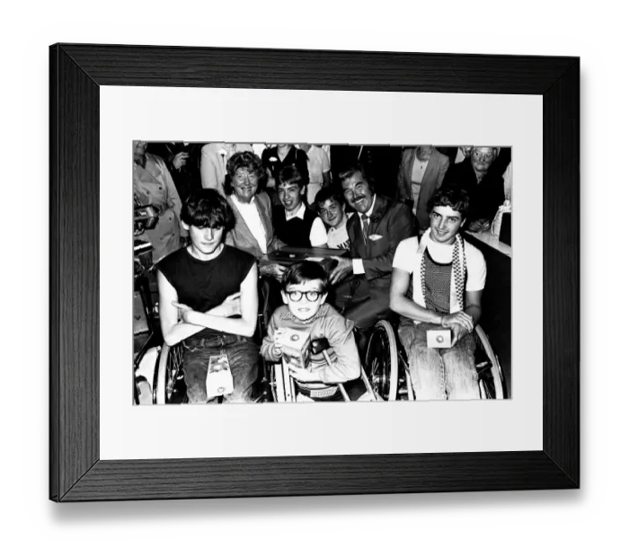 Framed Print : TV sports personality Dickie Davies was a guest of honour at Binns department store in Framed Print : TV sports personality Dickie Davies was a guest of honour at Binns department store in