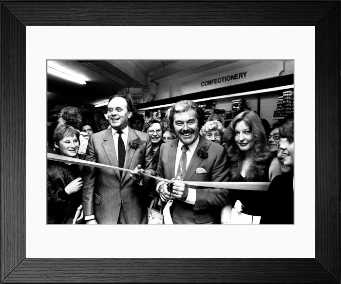 Framed Print : TV sports personality Dickie Davies was a guest of honour at Binns department store in Framed Print : TV sports personality Dickie Davies was a guest of honour at Binns department store in