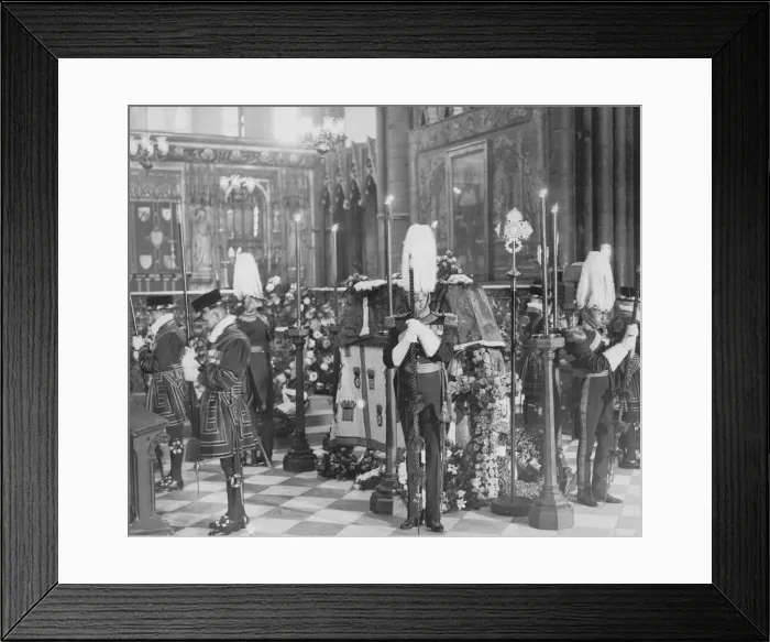 Framed Print : Queen Alexandra lying in state at Westminster Abbey November 1925 Framed Print : Queen Alexandra lying in state at Westminster Abbey November 1925