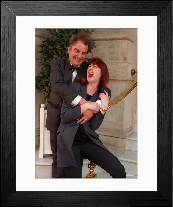 Framed Print : Keith Floyd television presenter of cookery shows with his fourth wife Tess *** Local Framed Print : Keith Floyd television presenter of cookery shows with his fourth wife Tess *** Local