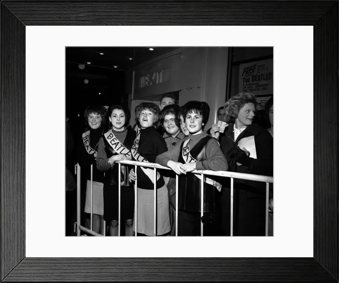 Framed Print : Pop Group The Beatles November 1963 Paul McCartney John Lennon Ringo Starr George Framed Print : Pop Group The Beatles November 1963 Paul McCartney John Lennon Ringo Starr George