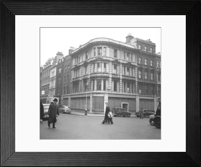 Framed Print : Exterior street scene outside Communists of Great Britain, HQ, King Street Framed Print : Exterior street scene outside Communists of Great Britain, HQ, King Street