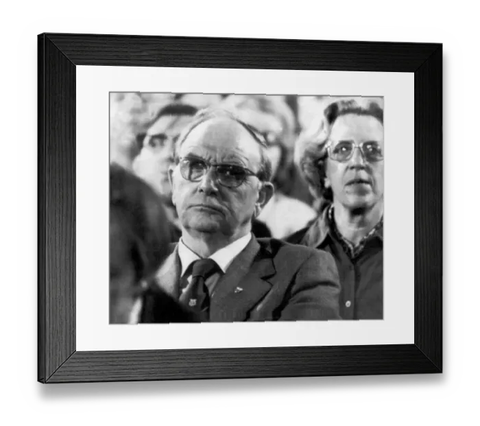 Framed Print : Jack Jones chairman of the TGWU listens with concern at James Callaghan speech to Framed Print : Jack Jones chairman of the TGWU listens with concern at James Callaghan speech to