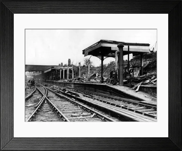 Framed Print : Bomb damage to Coventry rail station. The station was completly rebuilt in 1960 Framed Print : Bomb damage to Coventry rail station. The station was completly rebuilt in 1960