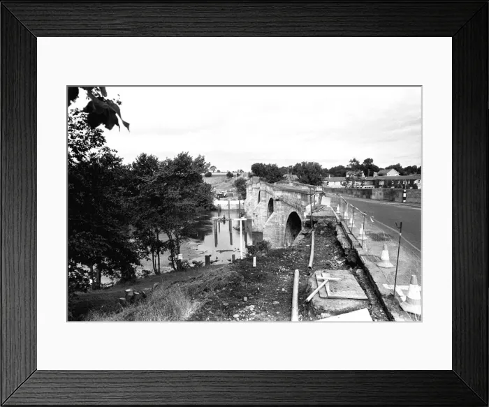 Framed Print : Workmen construct a £250, 000 temporary Bailey bridge over the River Tyne Framed Print : Workmen construct a £250, 000 temporary Bailey bridge over the River Tyne