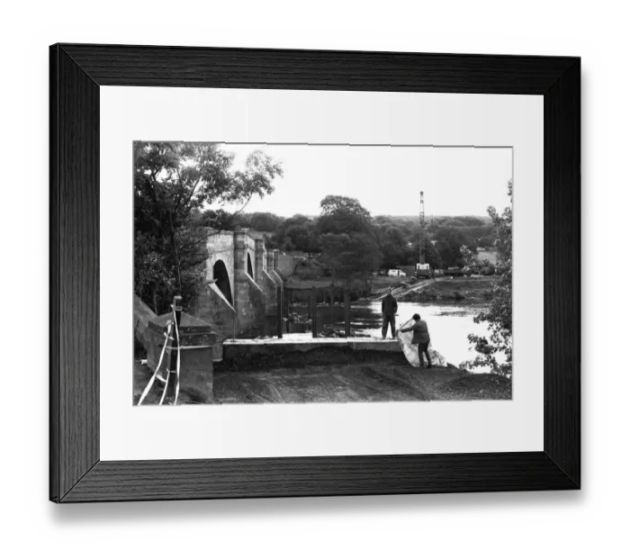 Framed Print : Workmen construct a £250, 000 temporary Bailey bridge over the River Tyne Framed Print : Workmen construct a £250, 000 temporary Bailey bridge over the River Tyne