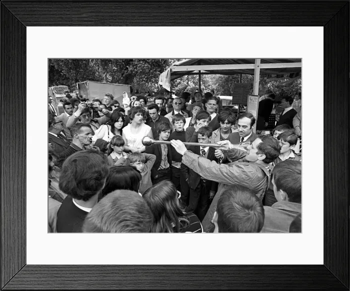 Framed Print : More than 3, 000 people visited the Leamington Rugby Club Framed Print : More than 3, 000 people visited the Leamington Rugby Club