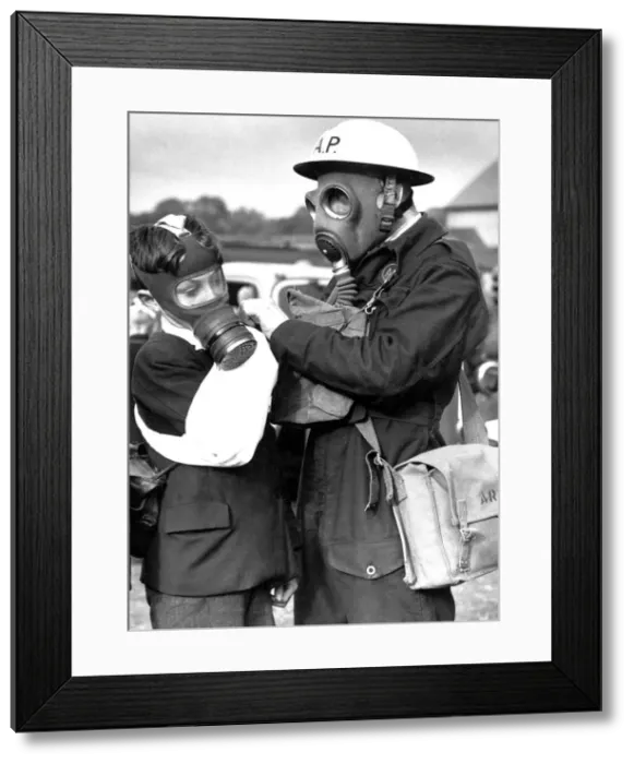Framed Print : Treating a casualty at Bedworth A. R. P. exercixes session. circa 1940 Framed Print : Treating a casualty at Bedworth A. R. P. exercixes session. circa 1940