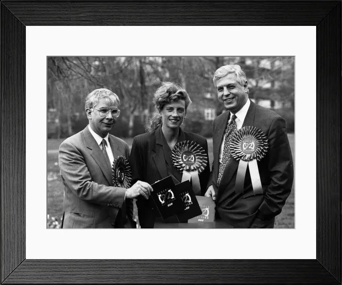 Framed Print : Senior BBC reporters for BBC TV coverage of April 9th 1992 election Framed Print : Senior BBC reporters for BBC TV coverage of April 9th 1992 election