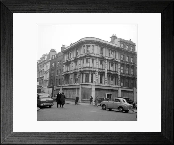 Framed Print : Exterior street scene outside Communists of Great Britain, HQ, King Street Framed Print : Exterior street scene outside Communists of Great Britain, HQ, King Street