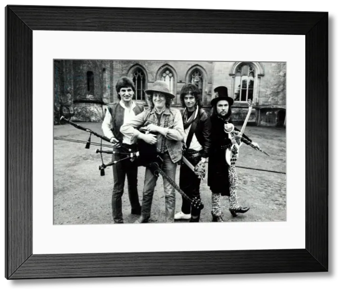 Framed Print : Glam Rock group Slade posing for photographs at Eastnor Castle, near Ledbury Framed Print : Glam Rock group Slade posing for photographs at Eastnor Castle, near Ledbury