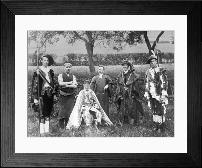 Framed Print : The Coronation of Charlie Rutherford as King of the Gypsies at Kirk Yetholm im May 1898 Framed Print : The Coronation of Charlie Rutherford as King of the Gypsies at Kirk Yetholm im May 1898