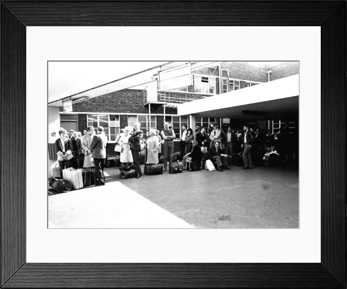 Framed Print : Lib - Gallowgate bus station in 7 July 1982 - People waiting for a bus