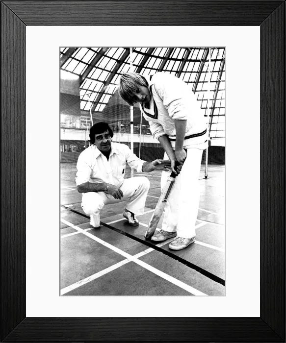 Framed Print : Cricket Legend Fred Trueman at the Evening Chronicle sponsored cricket coaching session Framed Print : Cricket Legend Fred Trueman at the Evening Chronicle sponsored cricket coaching session
