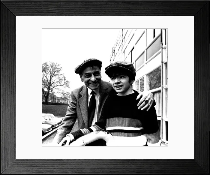 Framed Print : The Little Waster'comedian Bobby Thompson with Steven O Keefe, aged 15 Framed Print : The Little Waster'comedian Bobby Thompson with Steven O Keefe, aged 15