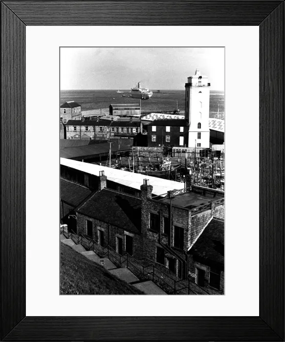 Framed Print : The cruise ship Vistafjord leaving the Tyne in April 1973 after her sea trials