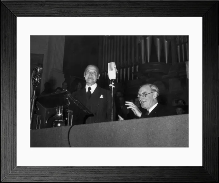 Framed Print : Somerset Maugham during his lecture on The writers viewpoint Framed Print : Somerset Maugham during his lecture on The writers viewpoint