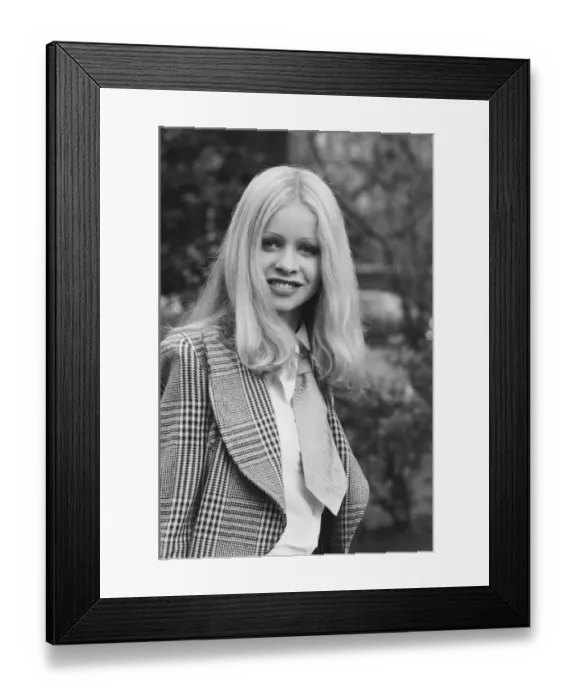 Framed Print : Young model Jo Howard aged 16 years old, pictured January 1972