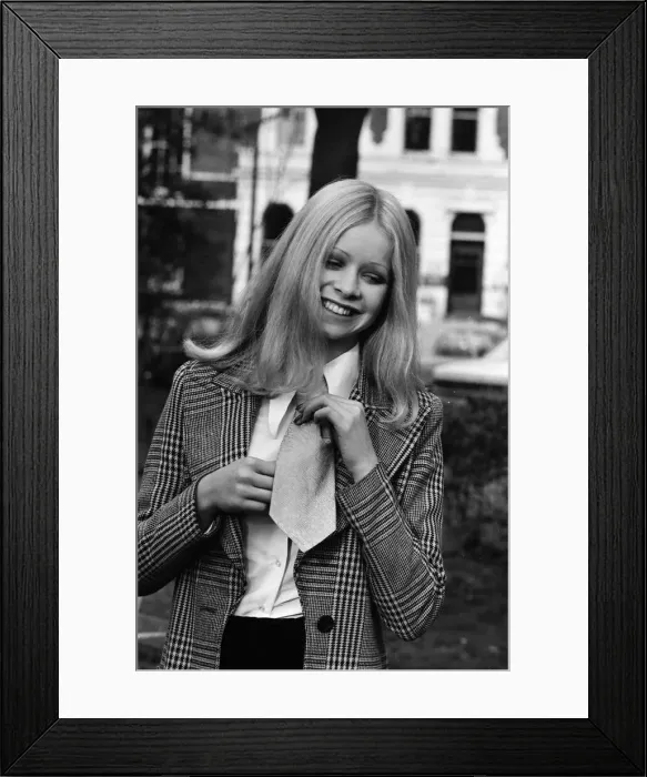 Framed Print : Young model Jo Howard aged 16 years old, pictured January 1972 Framed Print : Young model Jo Howard aged 16 years old, pictured January 1972